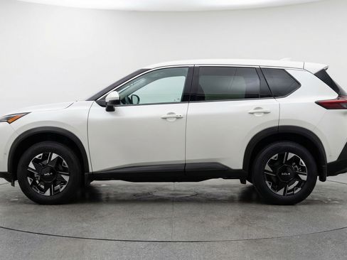 Used 2025 Nissan Rogue SV FWD image 5