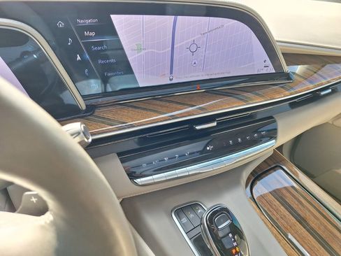 Used 2022 Cadillac Escalade Premium Luxury Platinum AWD/4WD image 20