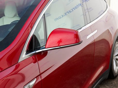 Used 2016 Tesla Model X 90D image 11