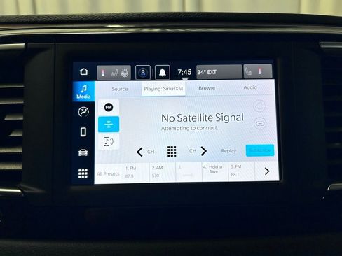 Used 2023 Chrysler Voyager LX image 14