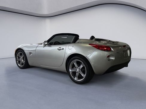 Used 2007 Pontiac Solstice Convertible w/ Premium Package image 3