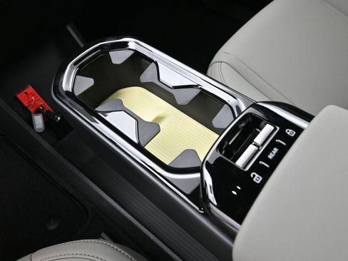 New 2026 Volvo EX30 Cross Country Ultra w/ Protection Package Premier image 20