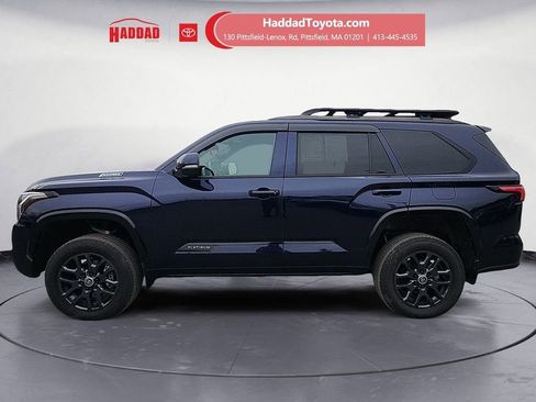 Used 2024 Toyota Sequoia Platinum AWD/4WD image 2