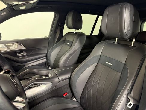 Used 2025 Mercedes-Benz GLS 63 AMG 4MATIC image 5