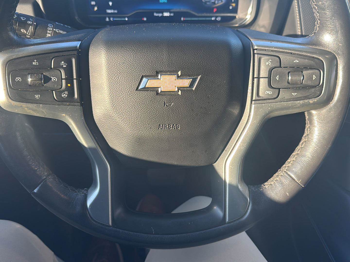Used 2023 Chevrolet Tahoe Premier AWD/4WD image 12