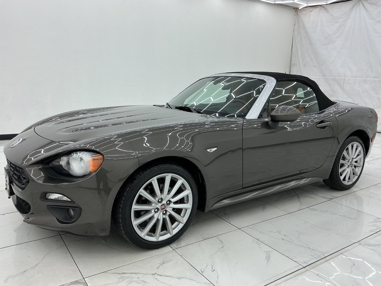 Used 2017 FIAT 124 Spider Lusso RWD image 6