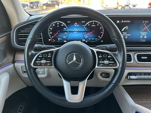 Used 2022 Mercedes-Benz GLS 450 4MATIC image 12