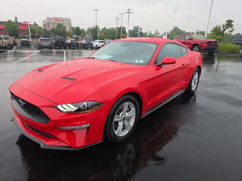 Used 2022 Ford Mustang Coupe RWD image 3
