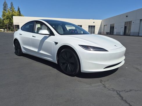 Used 2025 Tesla Model 3 Long Range RWD image 3