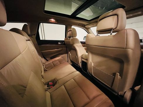 Used 2011 Jeep Grand Cherokee Limited w/ Trailer Tow Group image 11