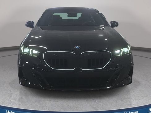 Used 2027 BMW 530i w/ M Sport Package RWD image 3