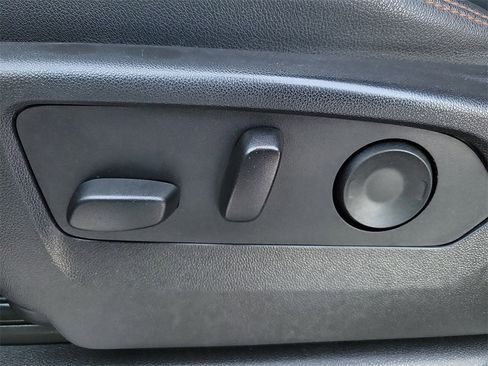 Used 2024 GMC Sierra 1500 AT4 w/ Technology Package image 15