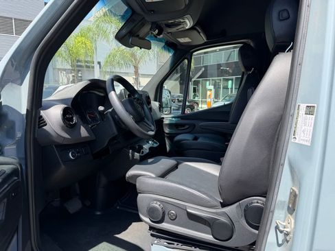 Used 2024 Mercedes-Benz Sprinter 2500 w/ Acoustic Package image 12