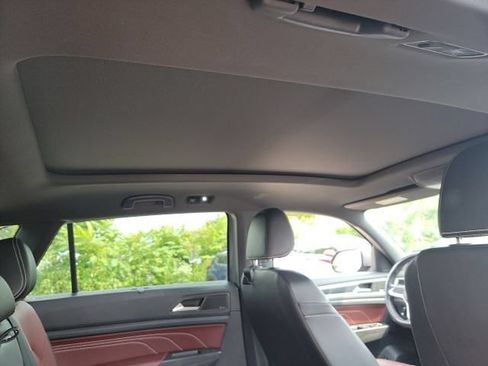Used 2022 Volkswagen Atlas Cross Sport SEL Premium R-Line AWD/4WD image 9