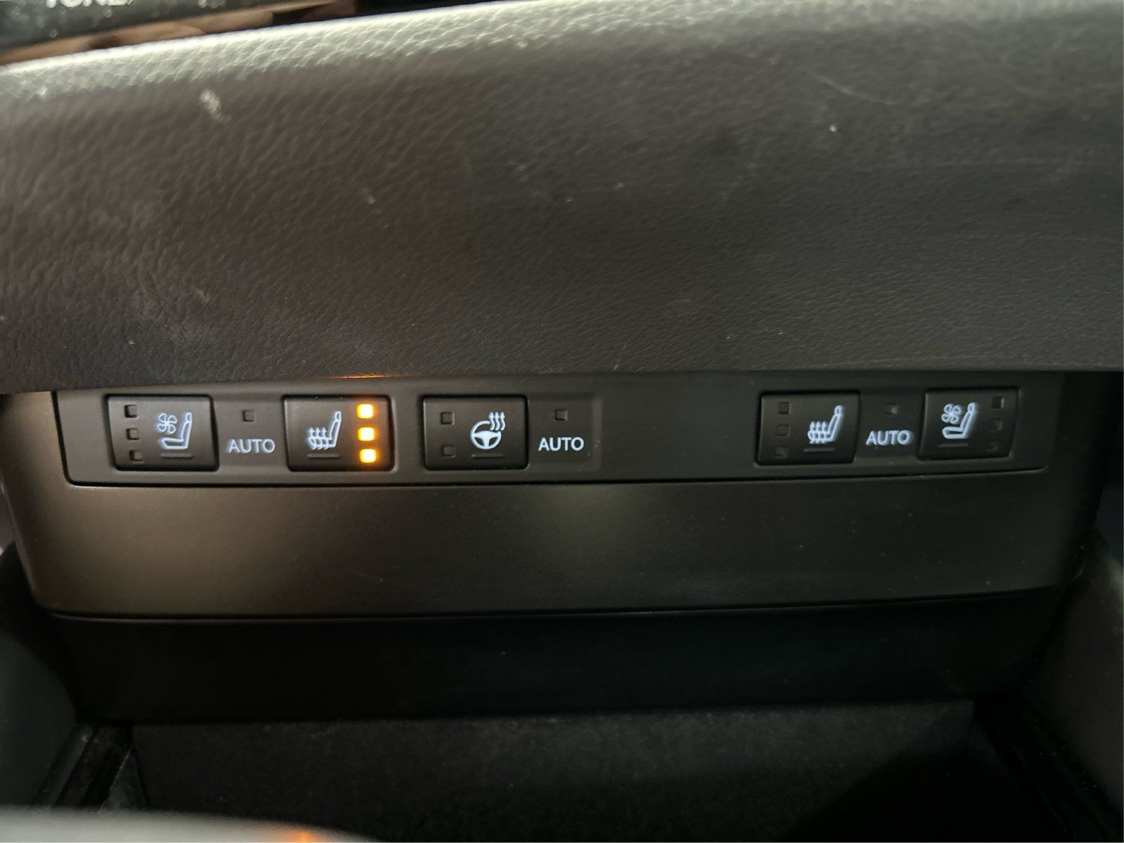 Used 2025 Lexus ES 350 w/ Accessory Package (Z1) FWD image 32