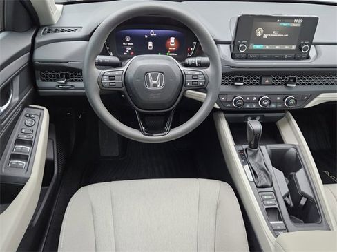 Certified 2025 Honda Accord SE image 12