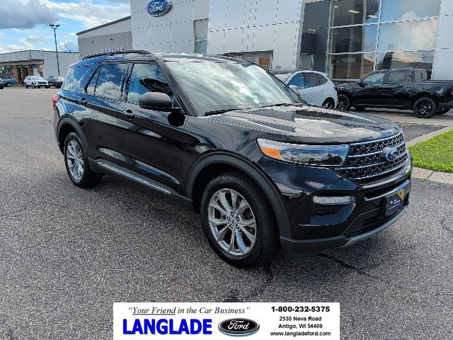 Certified 2024 Ford Explorer XLT w/ Equipment Group 202A AWD/4WD image 1