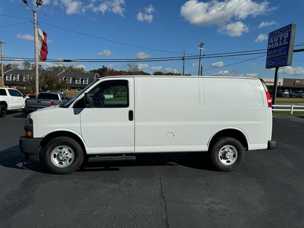 Used 2019 Chevrolet Express 2500 w/ Driver Convenience Package RWD image 2