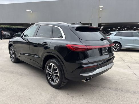 Certified 2025 Audi Q5 Premium w/ Convenience Package AWD/4WD image 8
