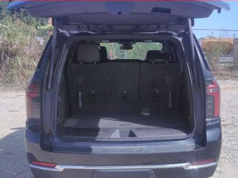 Used 2025 Chevrolet Tahoe LT RWD image 4