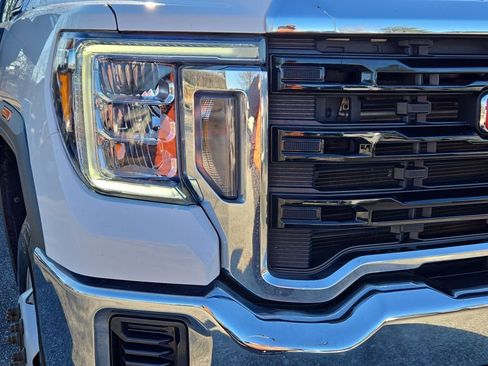 Used 2022 GMC Sierra 3500 Pro w/ Convenience Package image 3