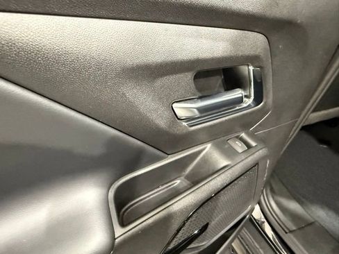 Used 2025 Chevrolet Silverado EV LT image 19