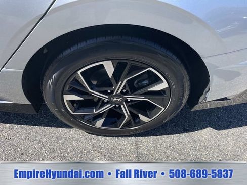 Used 2025 Hyundai Sonata SEL FWD image 11