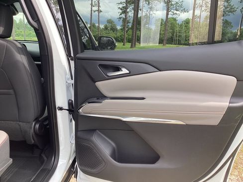 New 2026 Chevrolet Traverse LT w/ Driver Confidence Package FWD image 19
