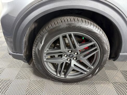 Certified 2025 Ford Explorer ST-Line w/ Premium Package image 11