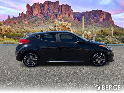 Used 2016 Hyundai Veloster Turbo image 9
