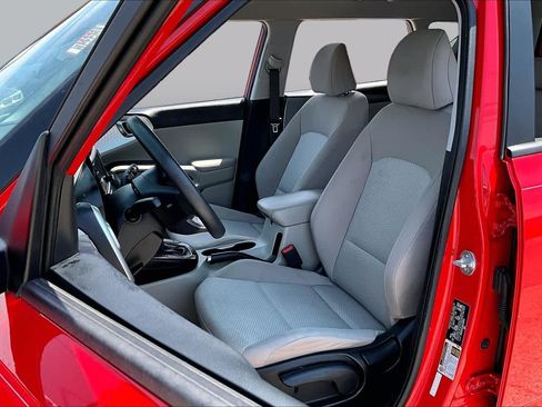 Used 2024 Kia Soul LX w/ Option Group 015 FWD image 8