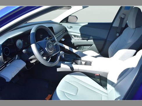 New 2026 Hyundai Elantra Limited FWD image 9