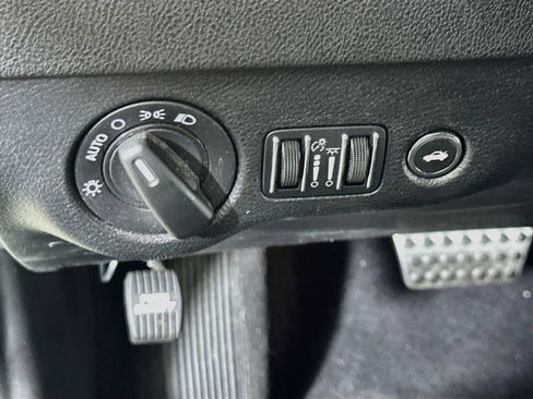 Used 2023 Dodge Charger R/T w/ Blacktop Package RWD image 23
