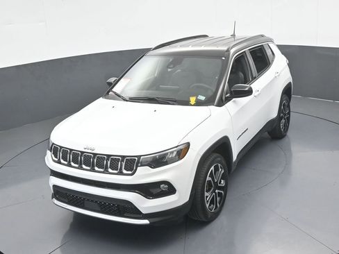 Used 2023 Jeep Compass Limited image 44