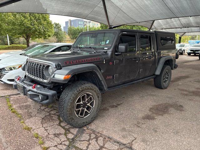Used 2024 Jeep Gladiator Rubicon w/ Technology Group AWD/4WD image 2