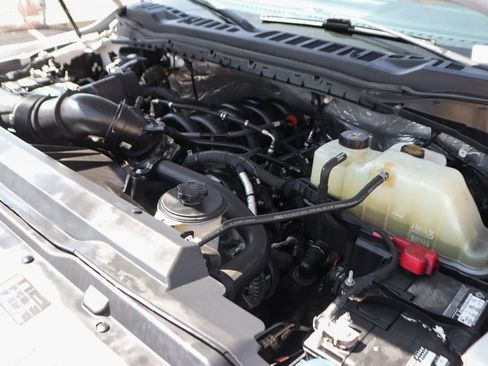 Used 2023 Ford F550 2WD Crew Cab Super Duty image 13