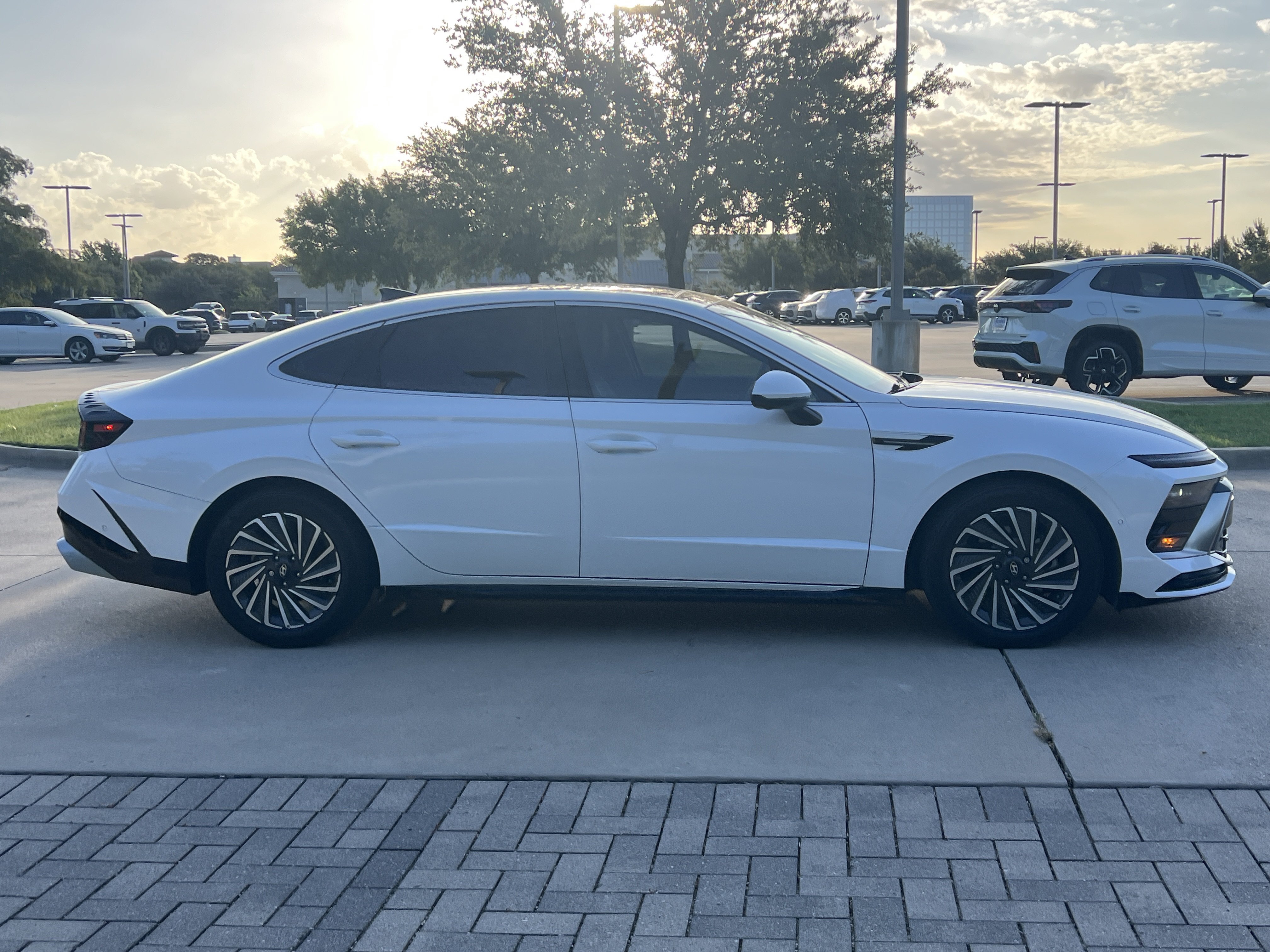 Used 2024 Hyundai Sonata Limited FWD image 10