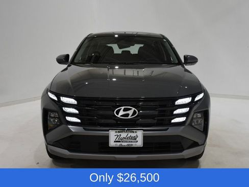 Used 2025 Hyundai Tucson SE AWD/4WD image 2