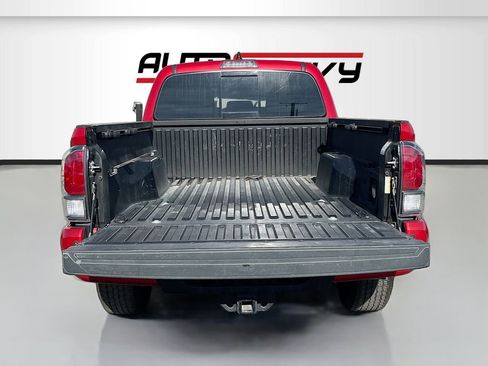 Used 2023 Toyota Tacoma TRD Off-Road w/ Advanced Technology Package AWD/4WD image 24