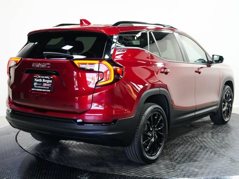 Used 2024 GMC Terrain SLE w/ Driver Convenience Package AWD/4WD image 8