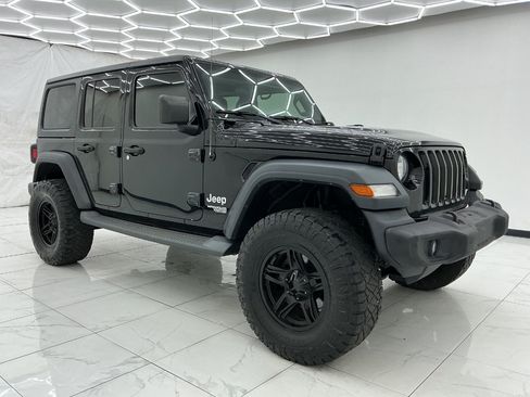 Used 2019 Jeep Wrangler Unlimited Sport S AWD/4WD image 7