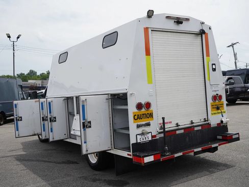 Used 2018 Ford E-450 and Econoline 450 Super Duty RWD image 19