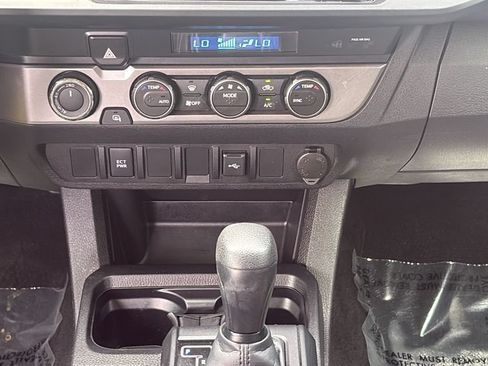 Used 2022 Toyota Tacoma SR AWD/4WD image 14