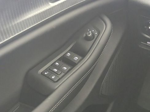 New 2025 Jeep Grand Cherokee L Altitude RWD image 19