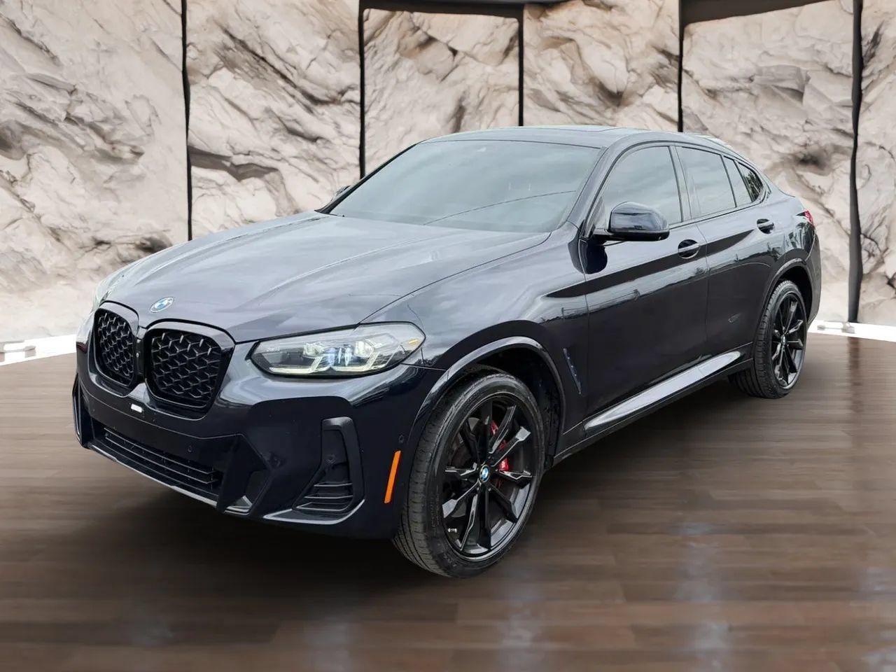 Used 2022 BMW X4 xDrive30i w/ M Sport Package AWD/4WD image 2