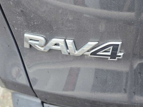 Used 2020 Toyota RAV4 XLE Premium AWD/4WD image 5