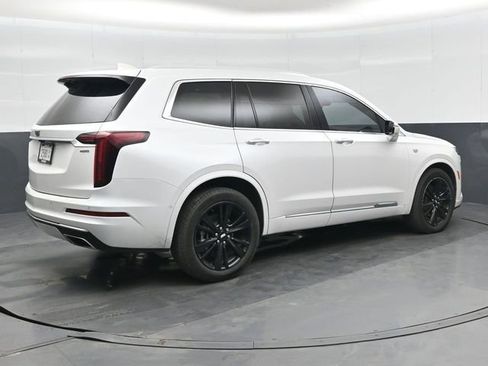 Used 2024 Cadillac XT6 Premium Luxury w/ Technology Package image 3