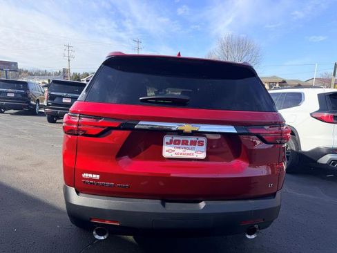 Used 2023 Chevrolet Traverse LT w/ LT Premium Package image 5