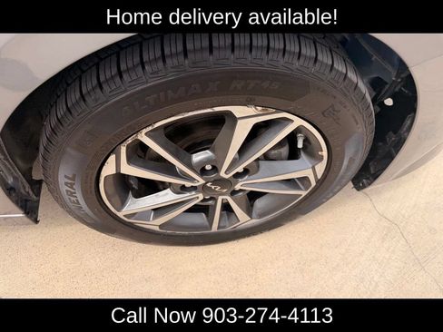 Used 2024 Kia Forte LXS FWD image 12