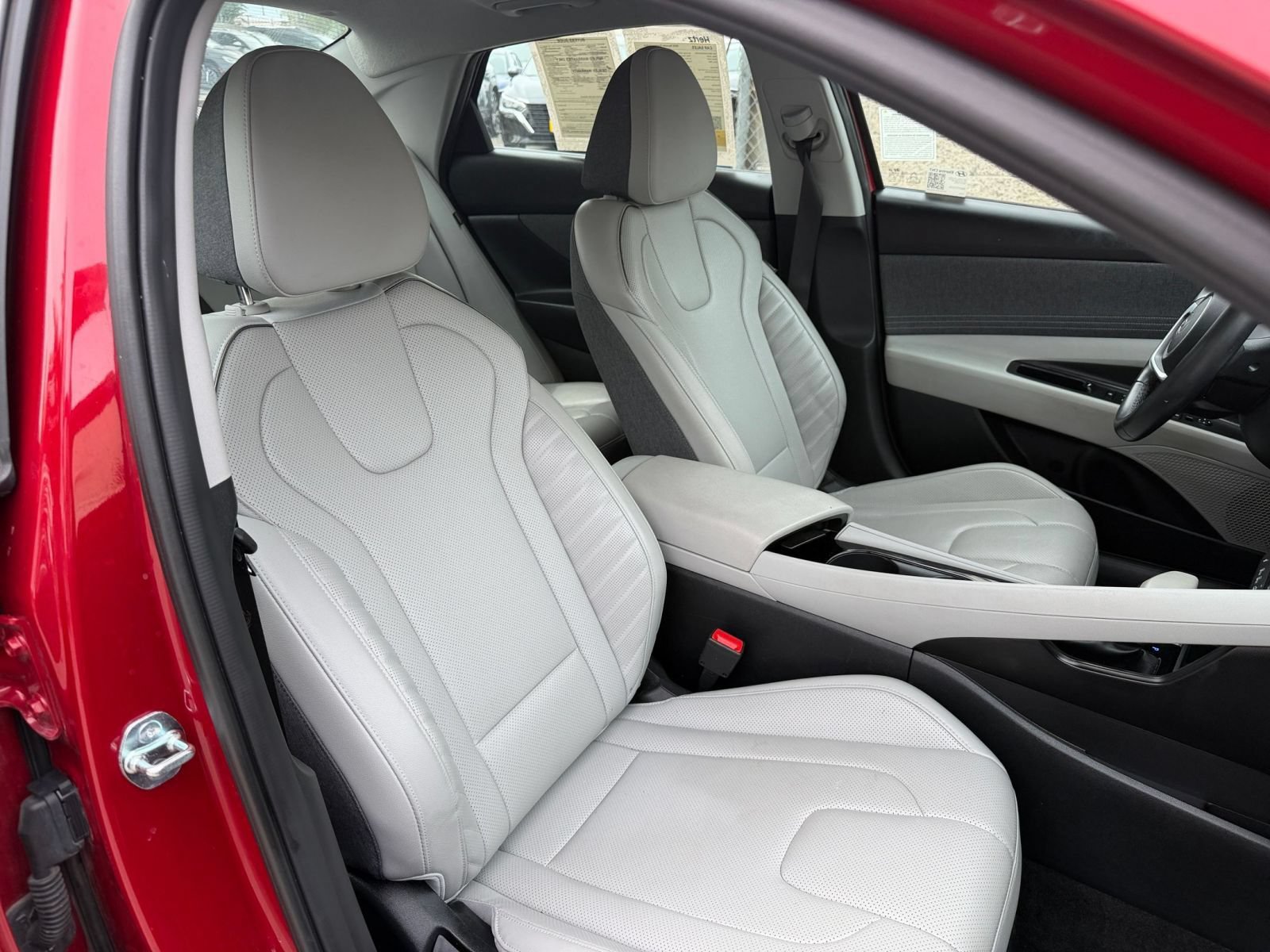 Used 2025 Hyundai Elantra Limited FWD image 37